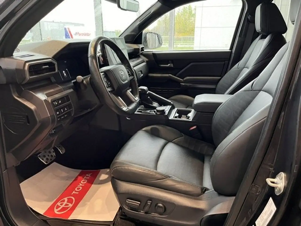 Toyota Tacoma снимка Toyota Tacoma