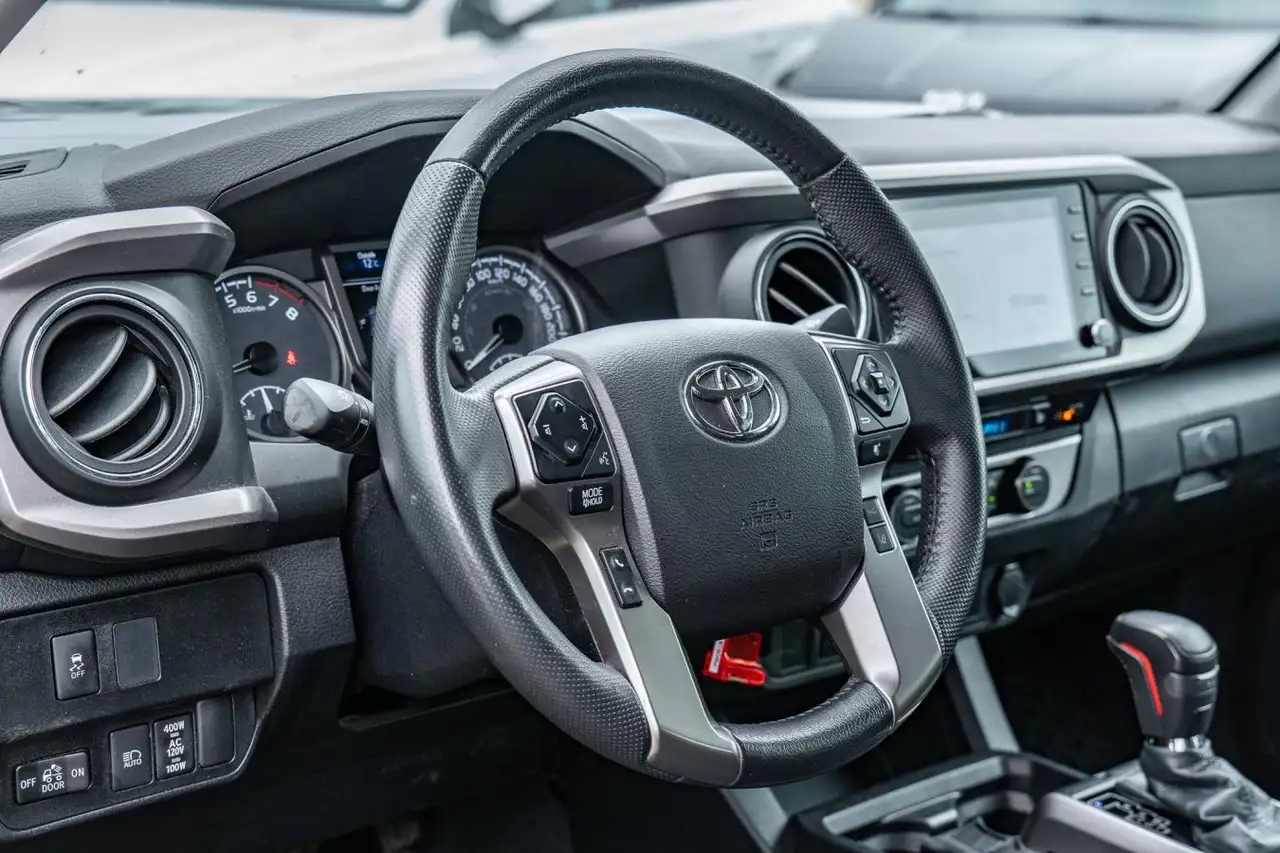 Toyota Tacoma снимка Toyota Tacoma