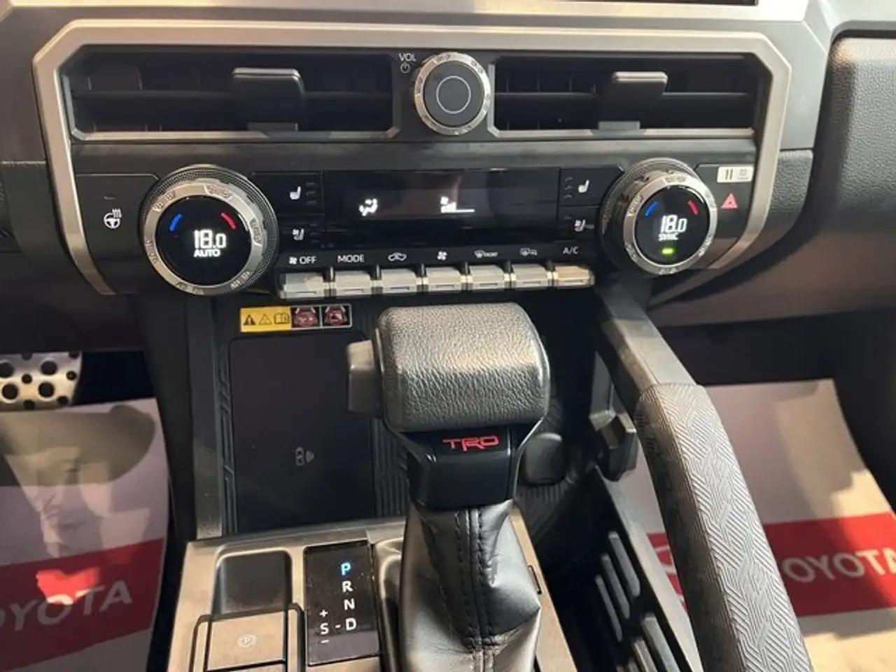 Toyota Tacoma снимка Toyota Tacoma