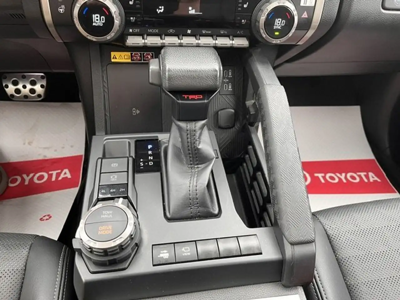 Toyota Tacoma снимка Toyota Tacoma