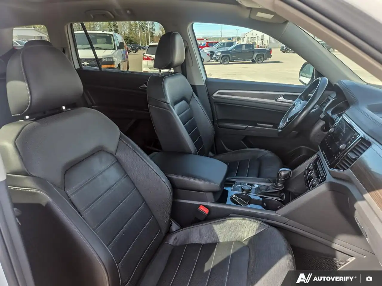 Volkswagen Atlas снимка Volkswagen Atlas