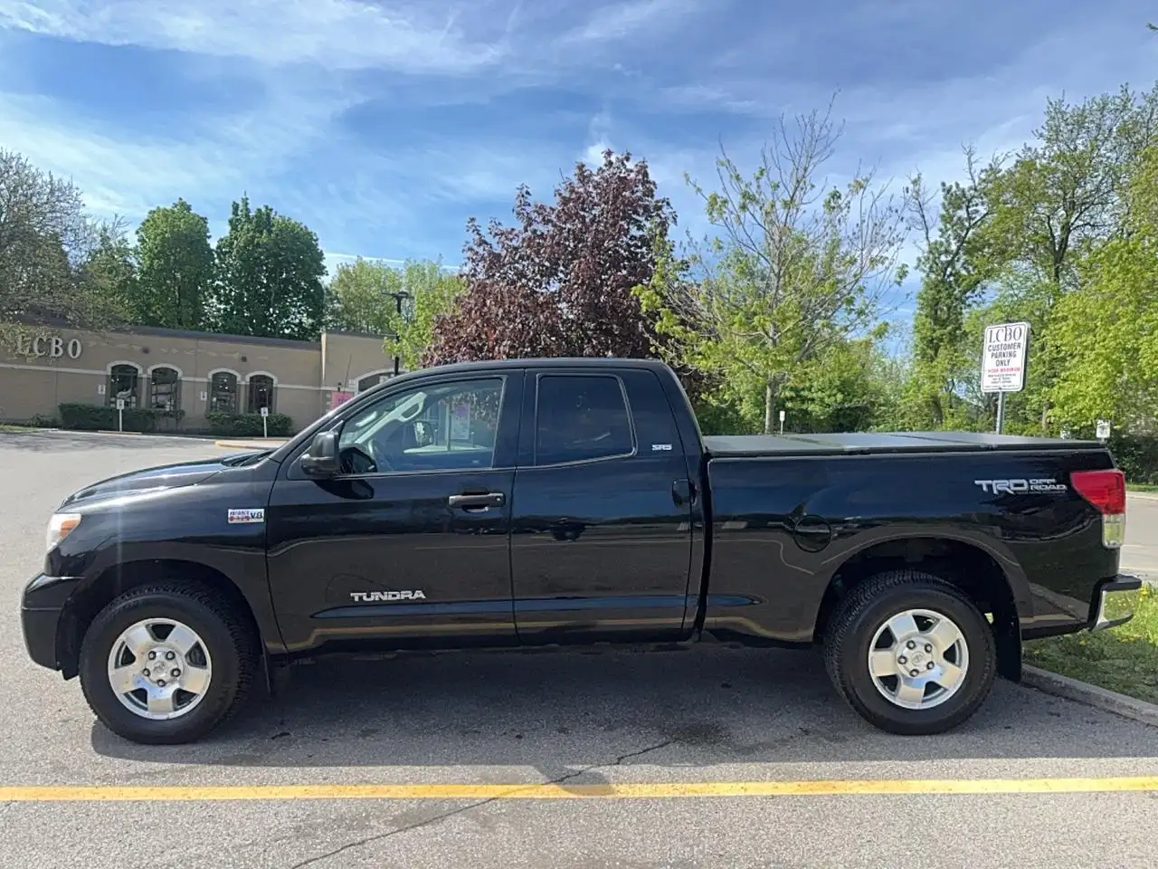 Toyota Tundra снимка Toyota Tundra