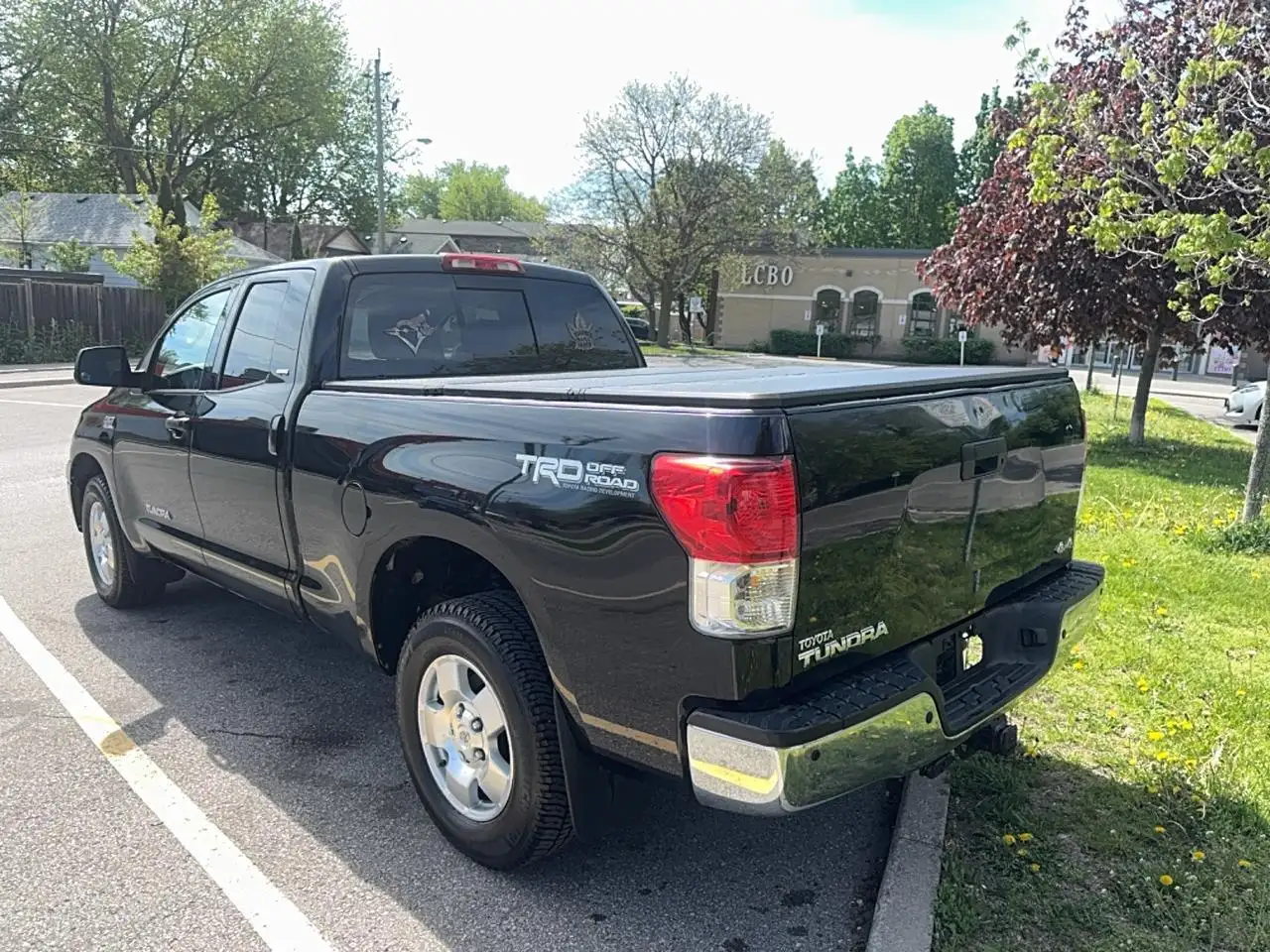 Toyota Tundra снимка Toyota Tundra