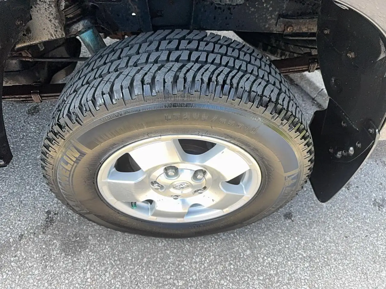 Toyota Tundra снимка Toyota Tundra