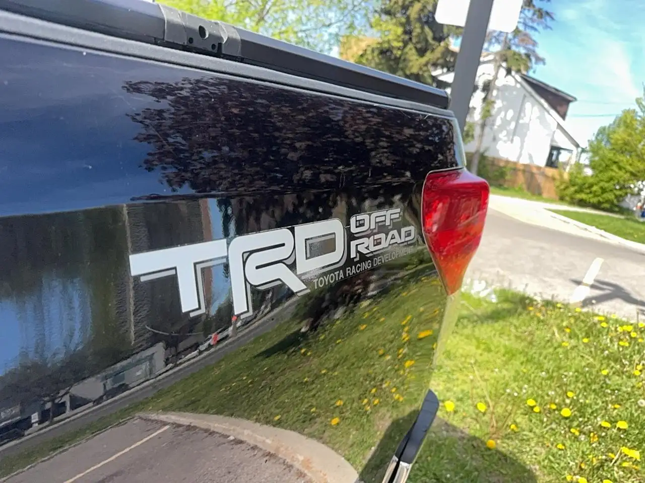 Toyota Tundra снимка Toyota Tundra