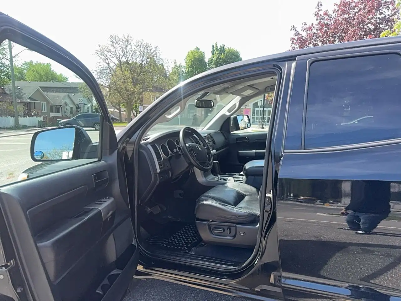 Toyota Tundra снимка Toyota Tundra