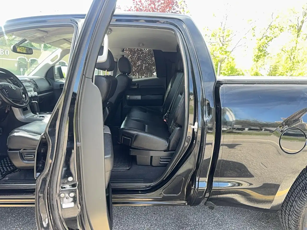 Toyota Tundra снимка Toyota Tundra