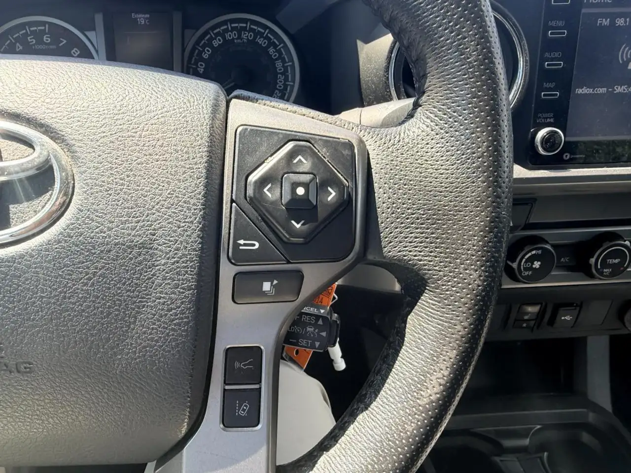 Toyota Tacoma снимка Toyota Tacoma