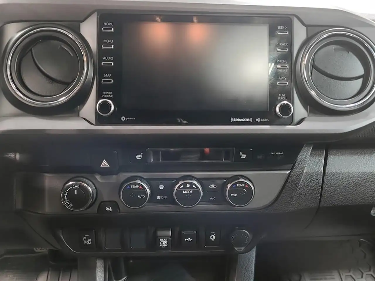Toyota Tacoma снимка Toyota Tacoma