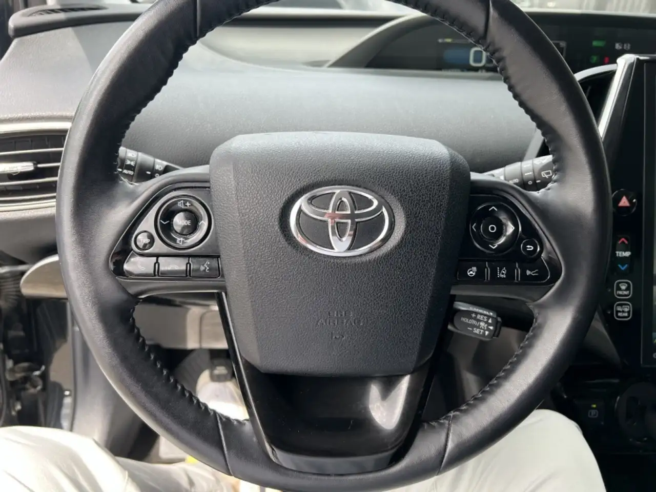 Toyota Prius снимка Toyota Prius