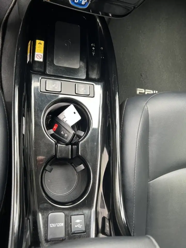 Toyota Prius снимка Toyota Prius