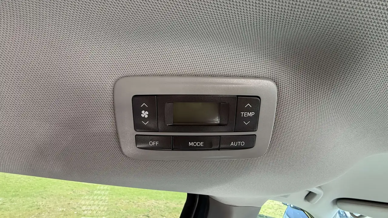 Toyota Sienna photo Toyota Sienna