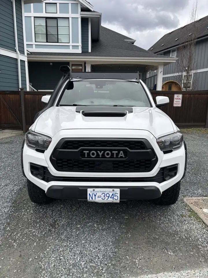 Toyota Tacoma снимка Toyota Tacoma