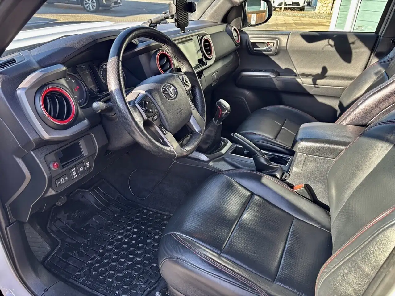 Toyota Tacoma снимка Toyota Tacoma
