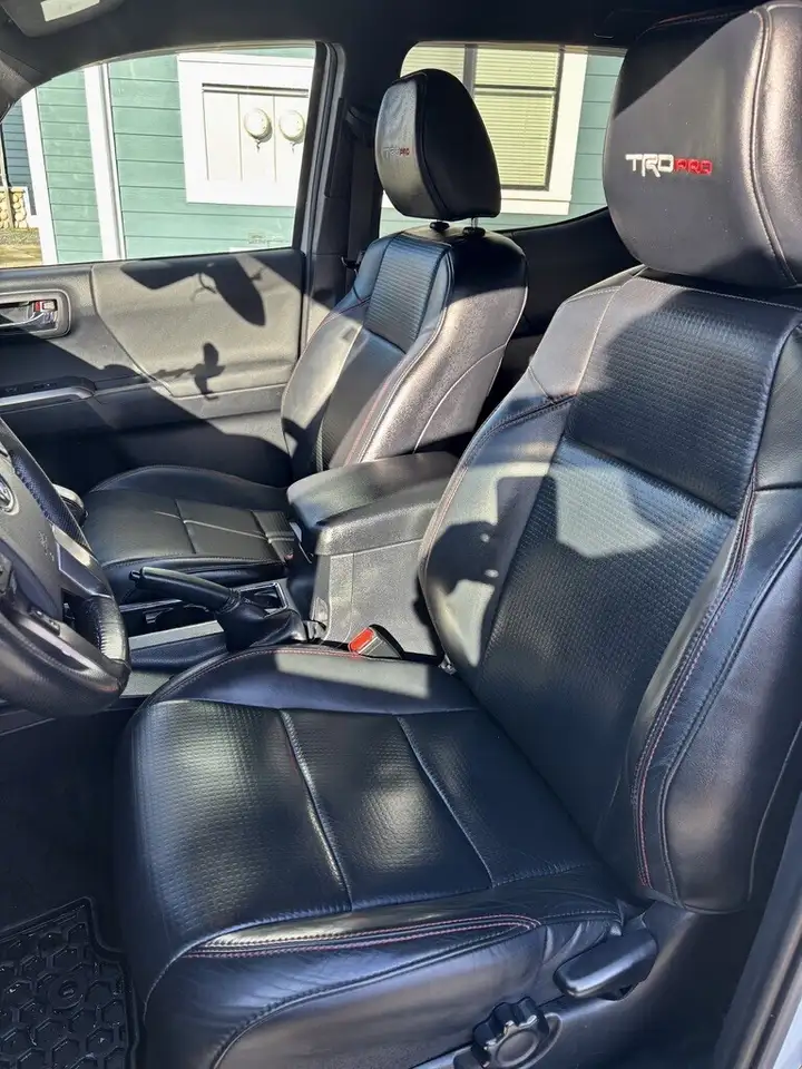 Toyota Tacoma снимка Toyota Tacoma