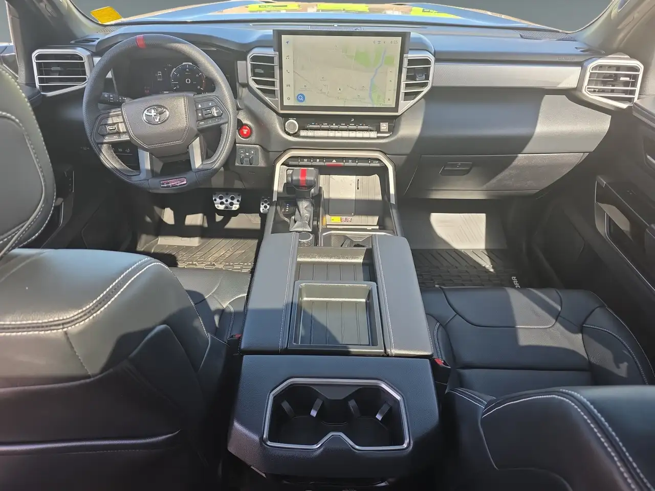 Toyota Tundra снимка Toyota Tundra