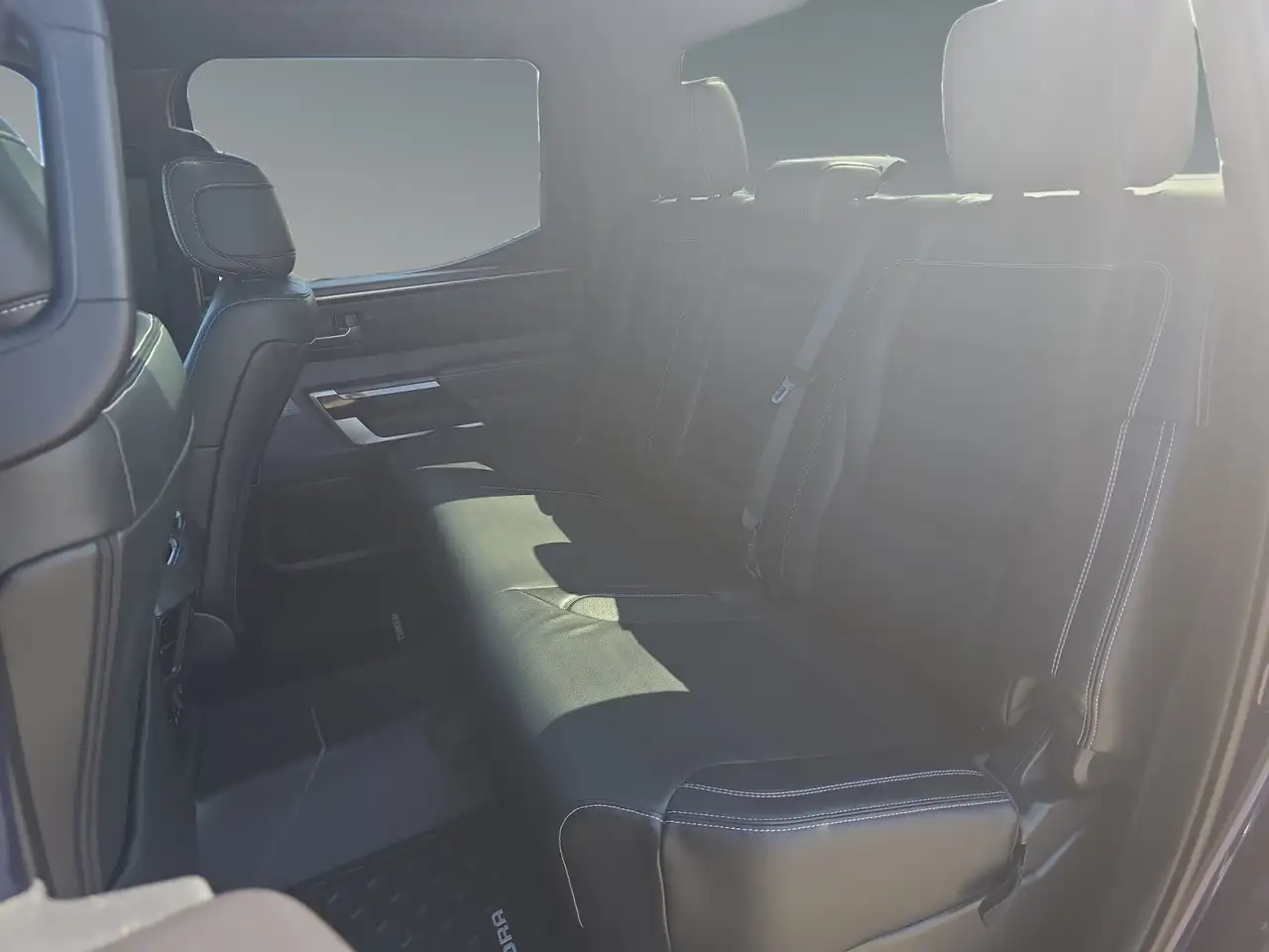 Toyota Tundra снимка Toyota Tundra