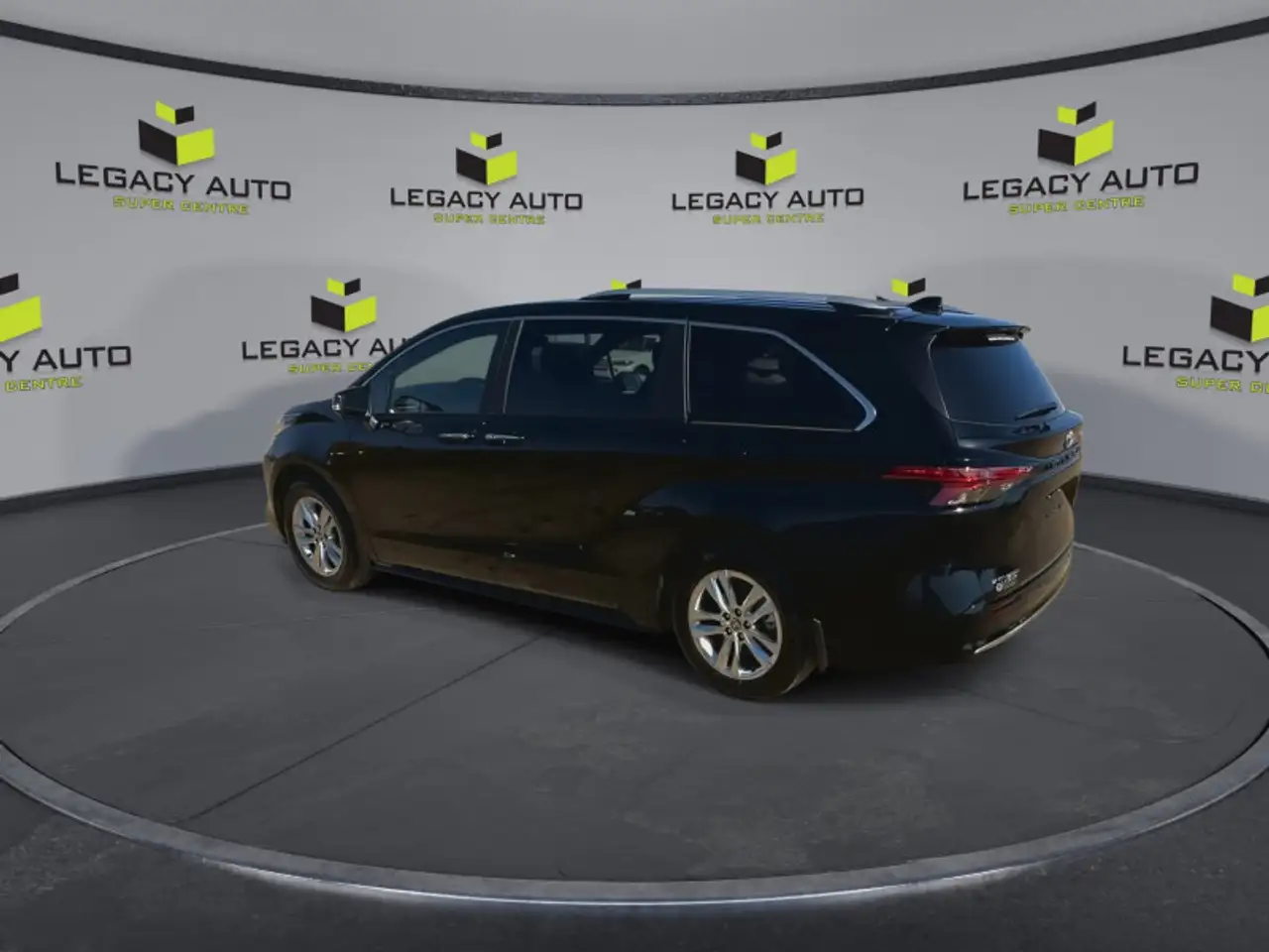 Toyota Sienna снимка Toyota Sienna