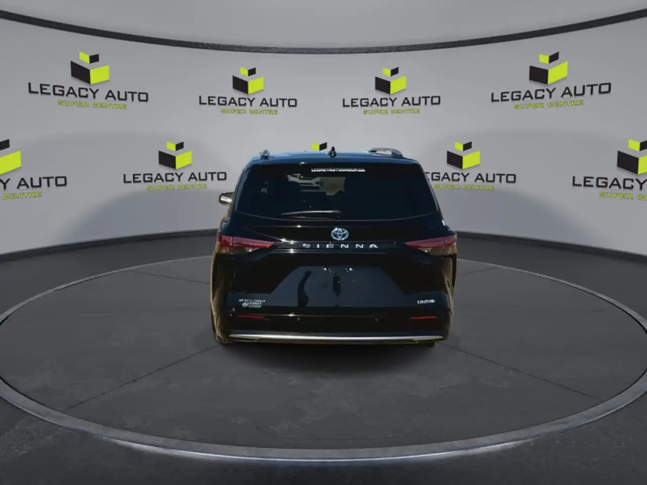 Toyota Sienna снимка Toyota Sienna