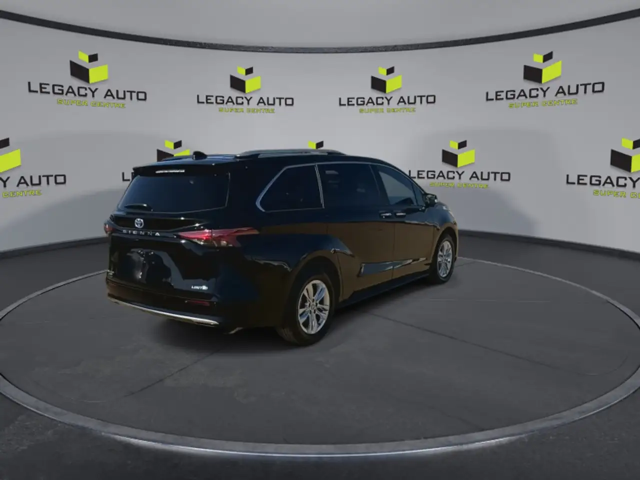 Toyota Sienna снимка Toyota Sienna