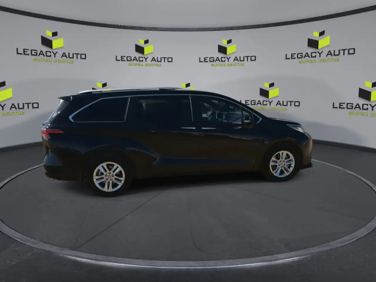 Toyota Sienna снимка Toyota Sienna