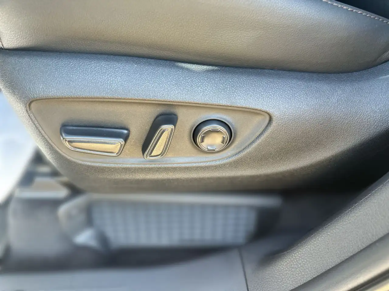 Toyota Sienna снимка Toyota Sienna