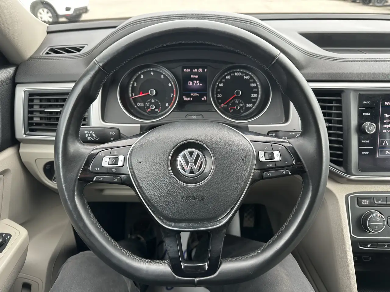 Volkswagen Atlas снимка Volkswagen Atlas