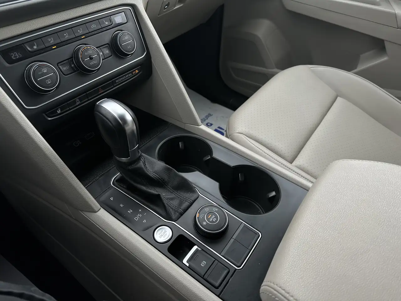 Volkswagen Atlas снимка Volkswagen Atlas