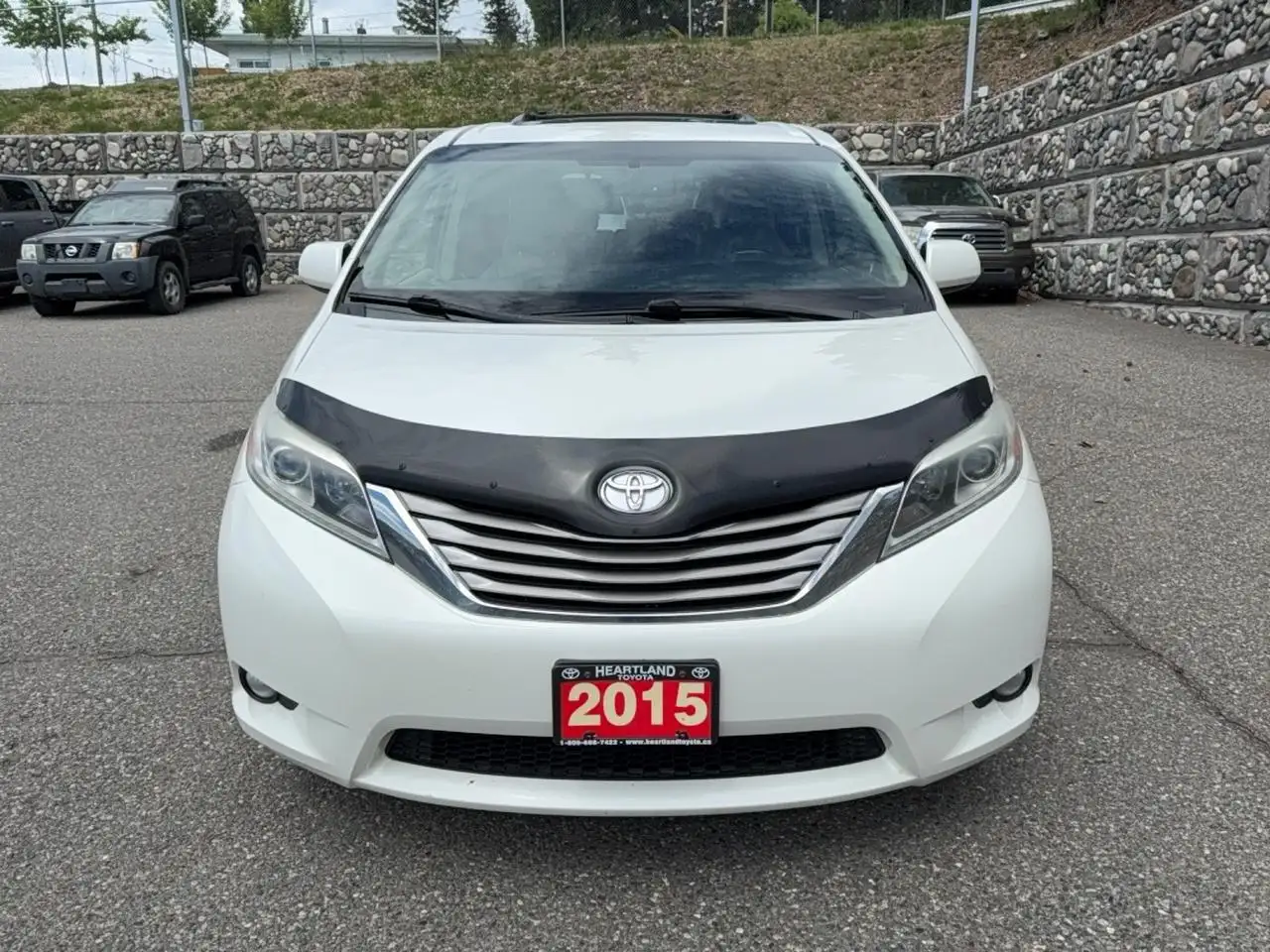 Toyota Sienna photo Toyota Sienna