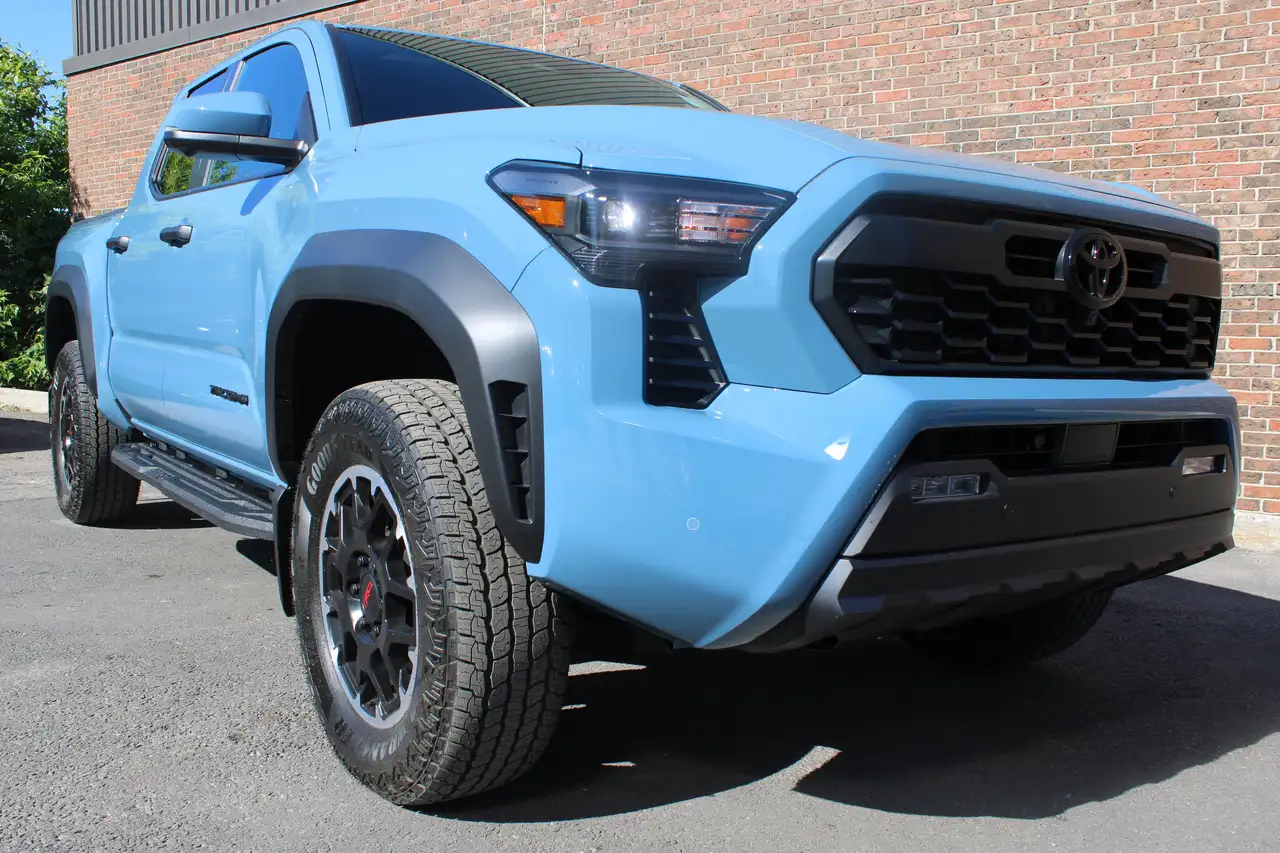 Toyota Tacoma снимка Toyota Tacoma