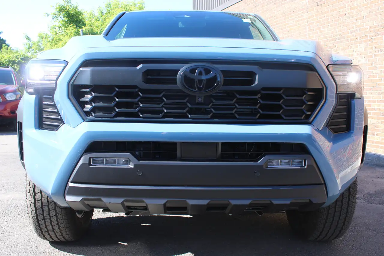 Toyota Tacoma снимка Toyota Tacoma