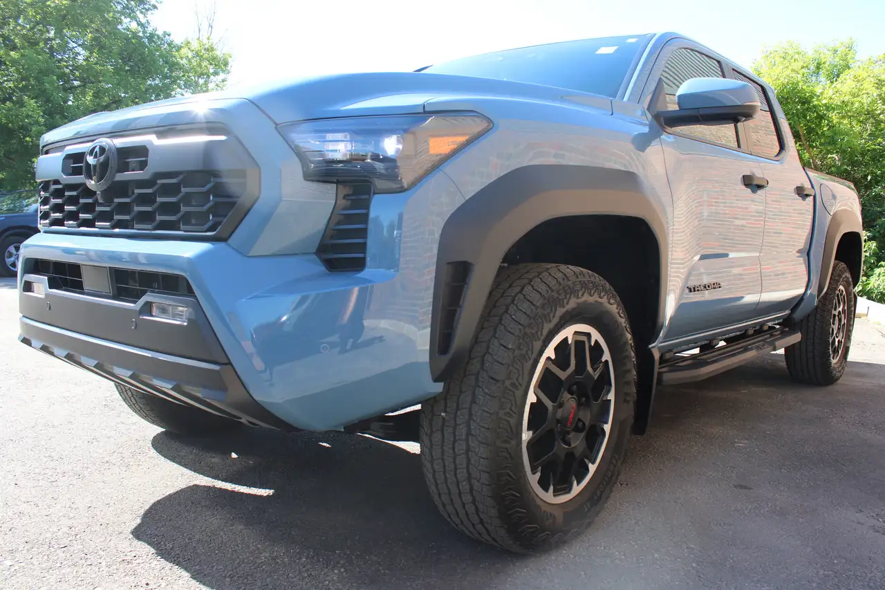 Toyota Tacoma снимка Toyota Tacoma
