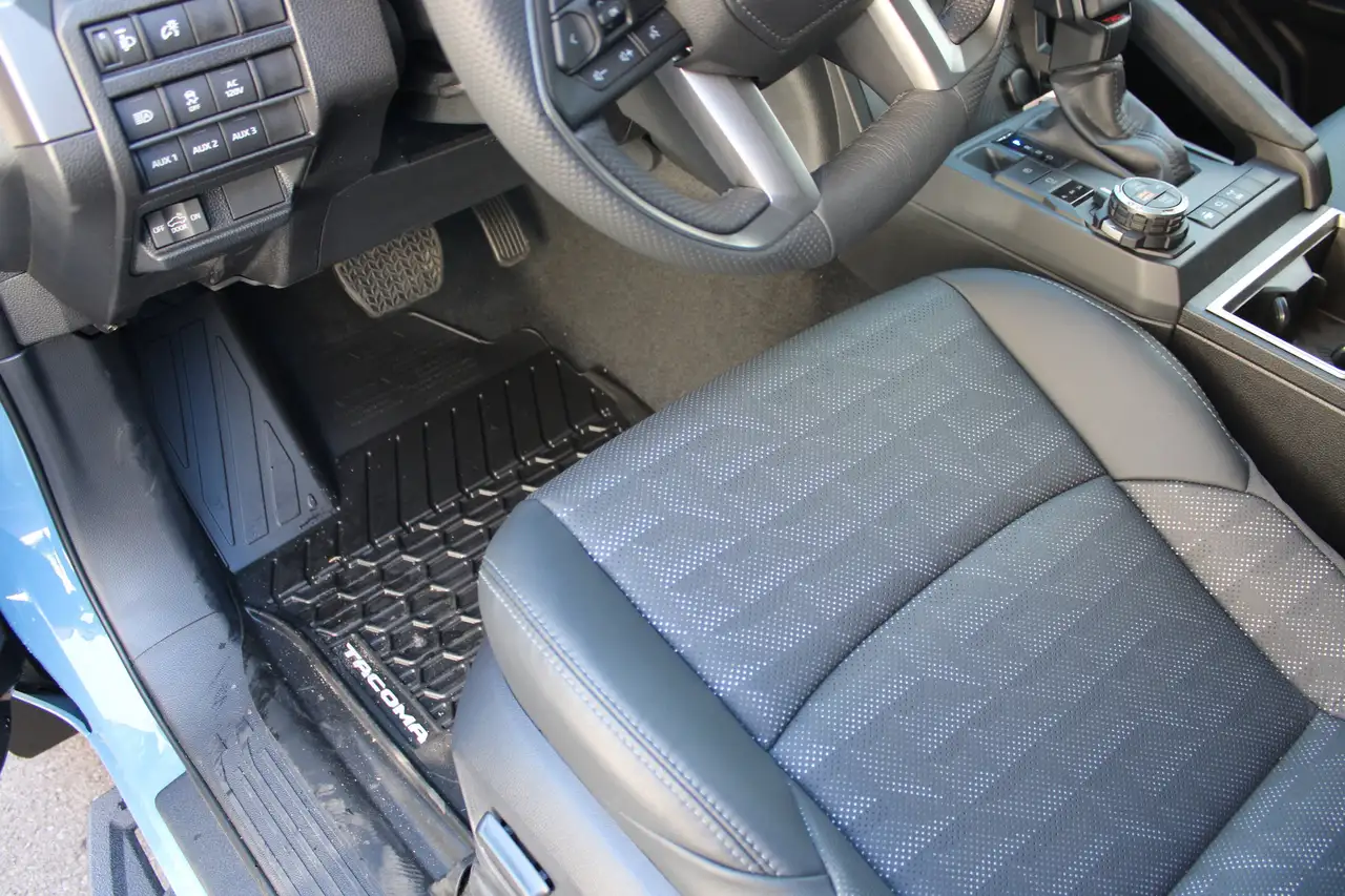 Toyota Tacoma снимка Toyota Tacoma