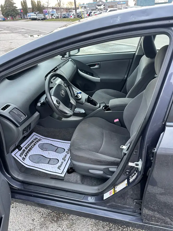 Toyota Prius снимка Toyota Prius