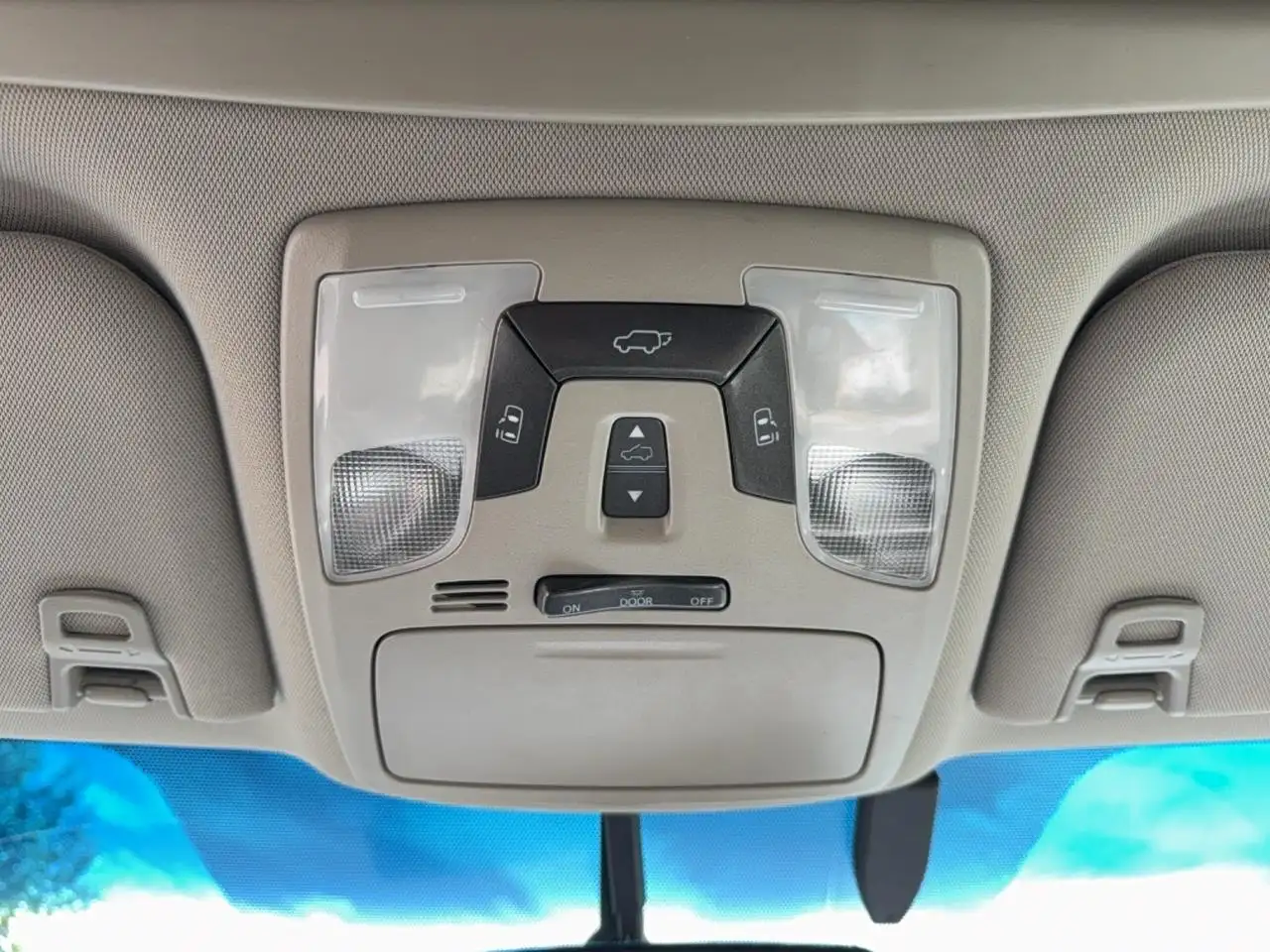 Toyota Sienna photo Toyota Sienna