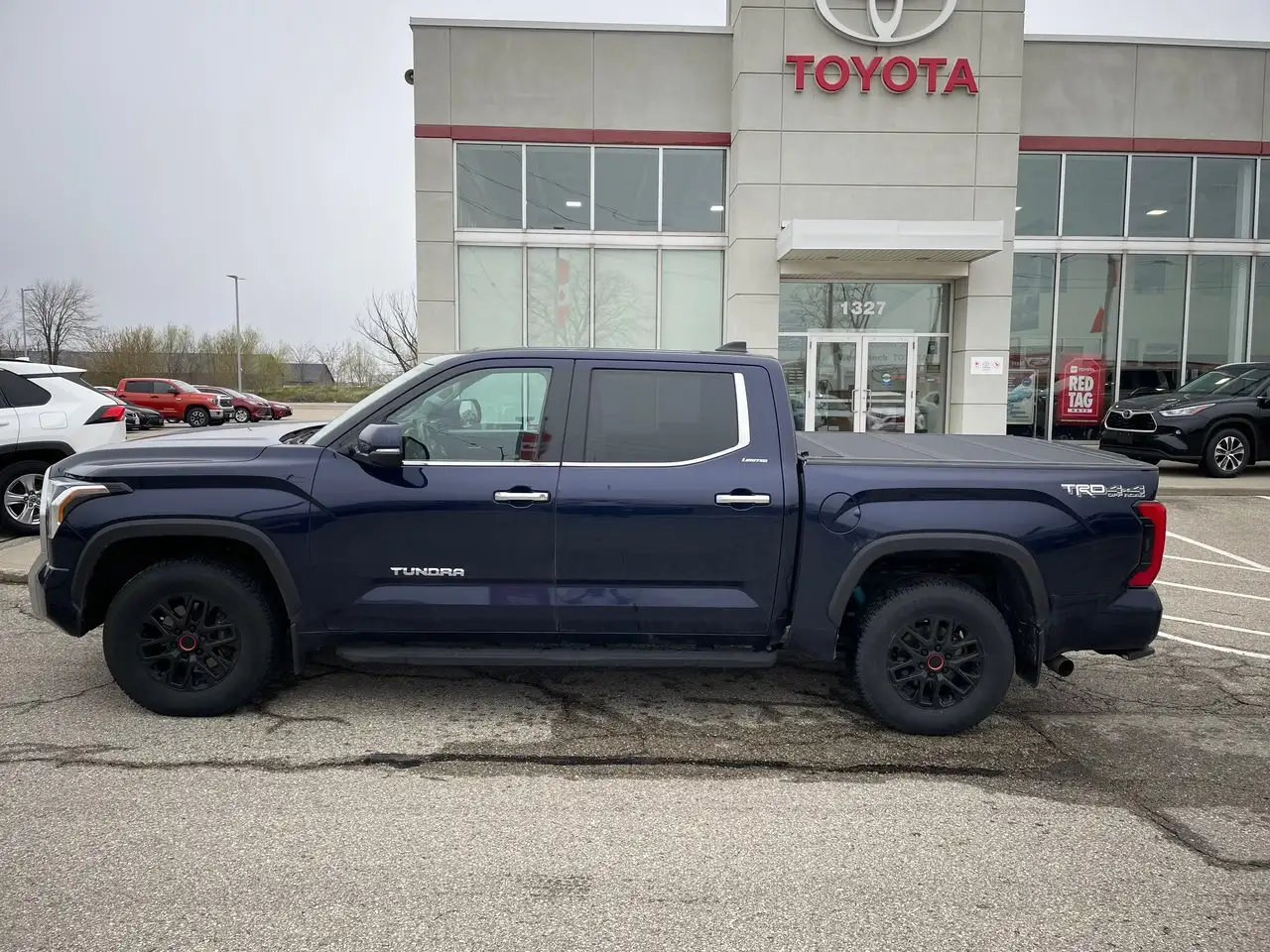 Toyota Tundra снимка Toyota Tundra