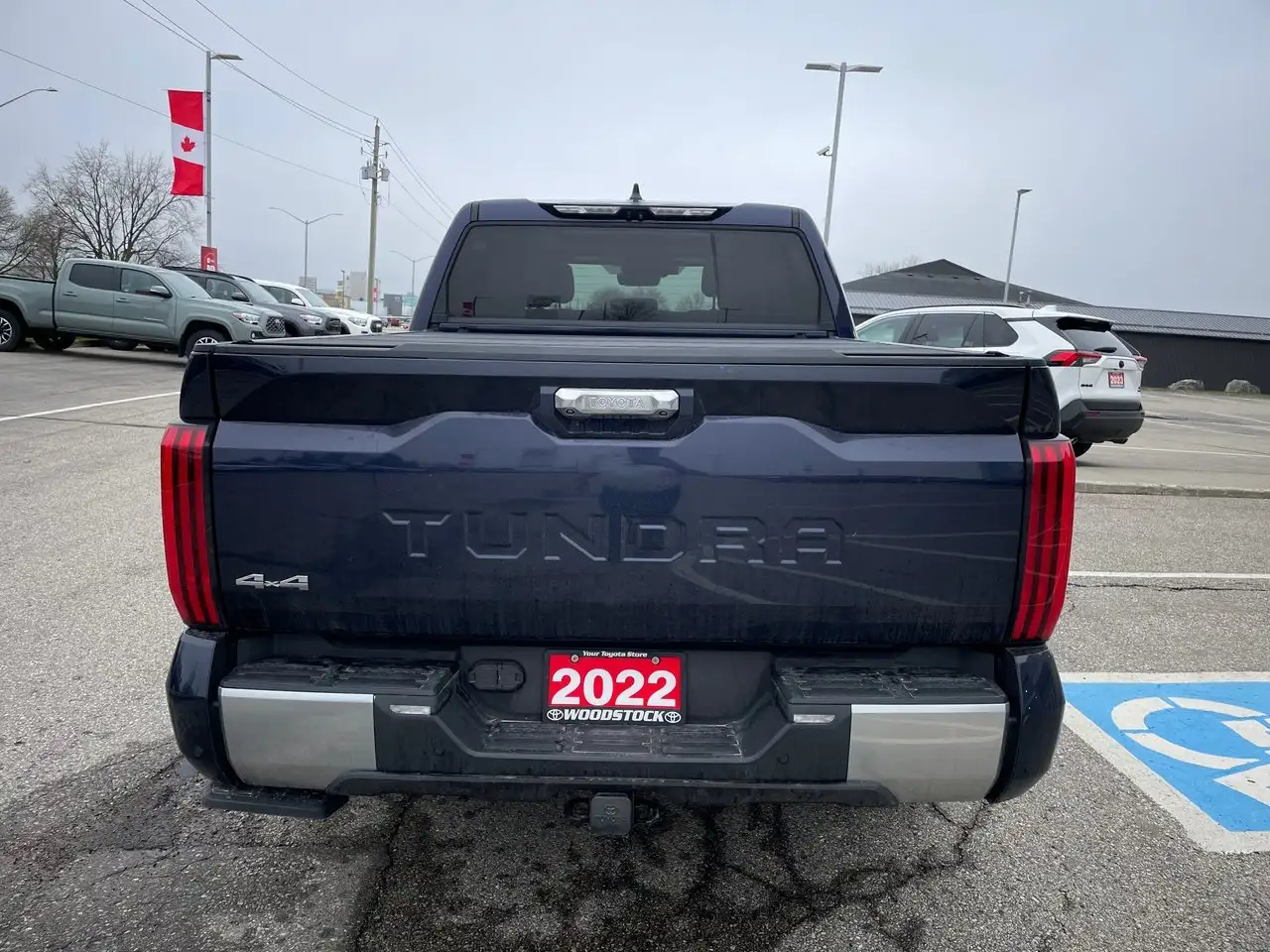 Toyota Tundra снимка Toyota Tundra