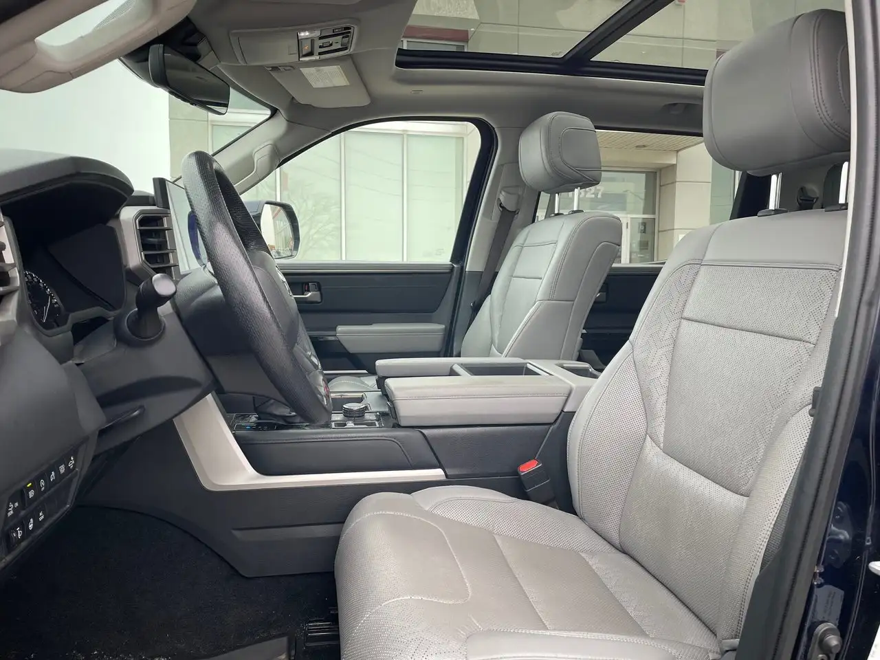 Toyota Tundra снимка Toyota Tundra