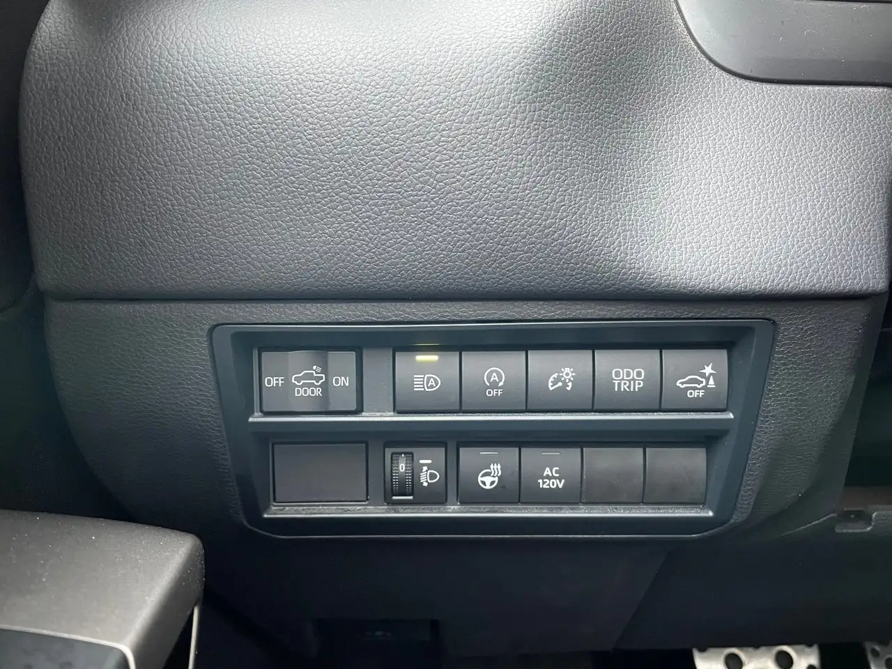 Toyota Tundra снимка Toyota Tundra
