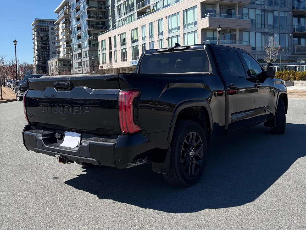 Toyota Tundra снимка Toyota Tundra