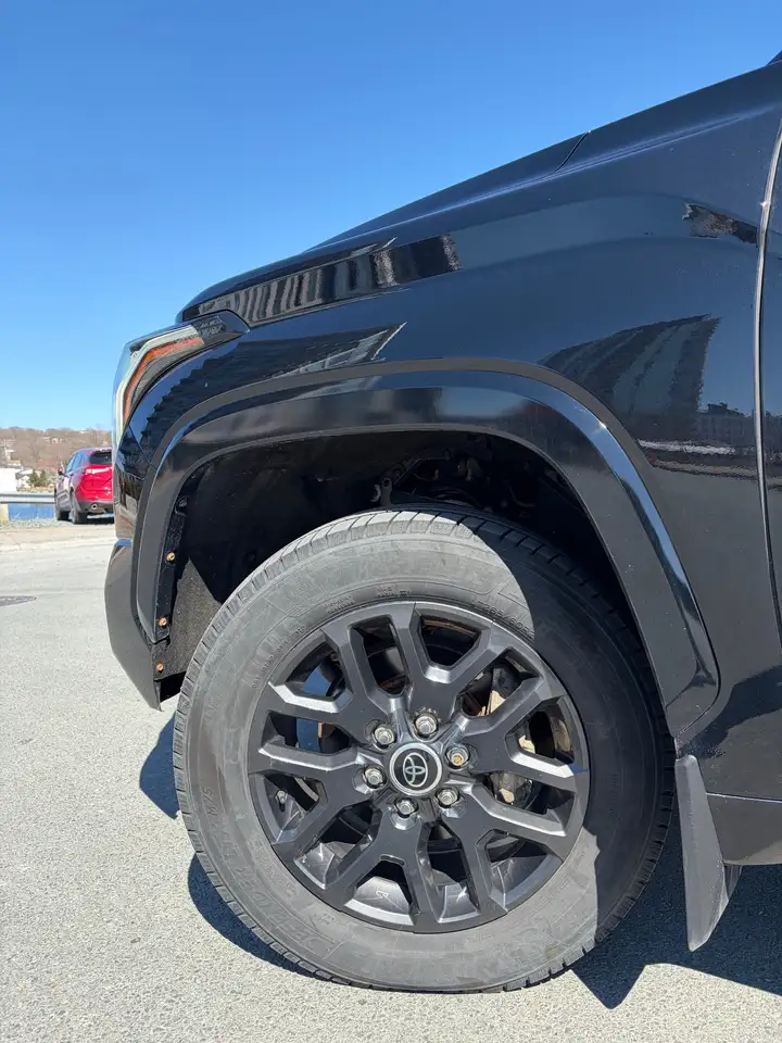 Toyota Tundra снимка Toyota Tundra