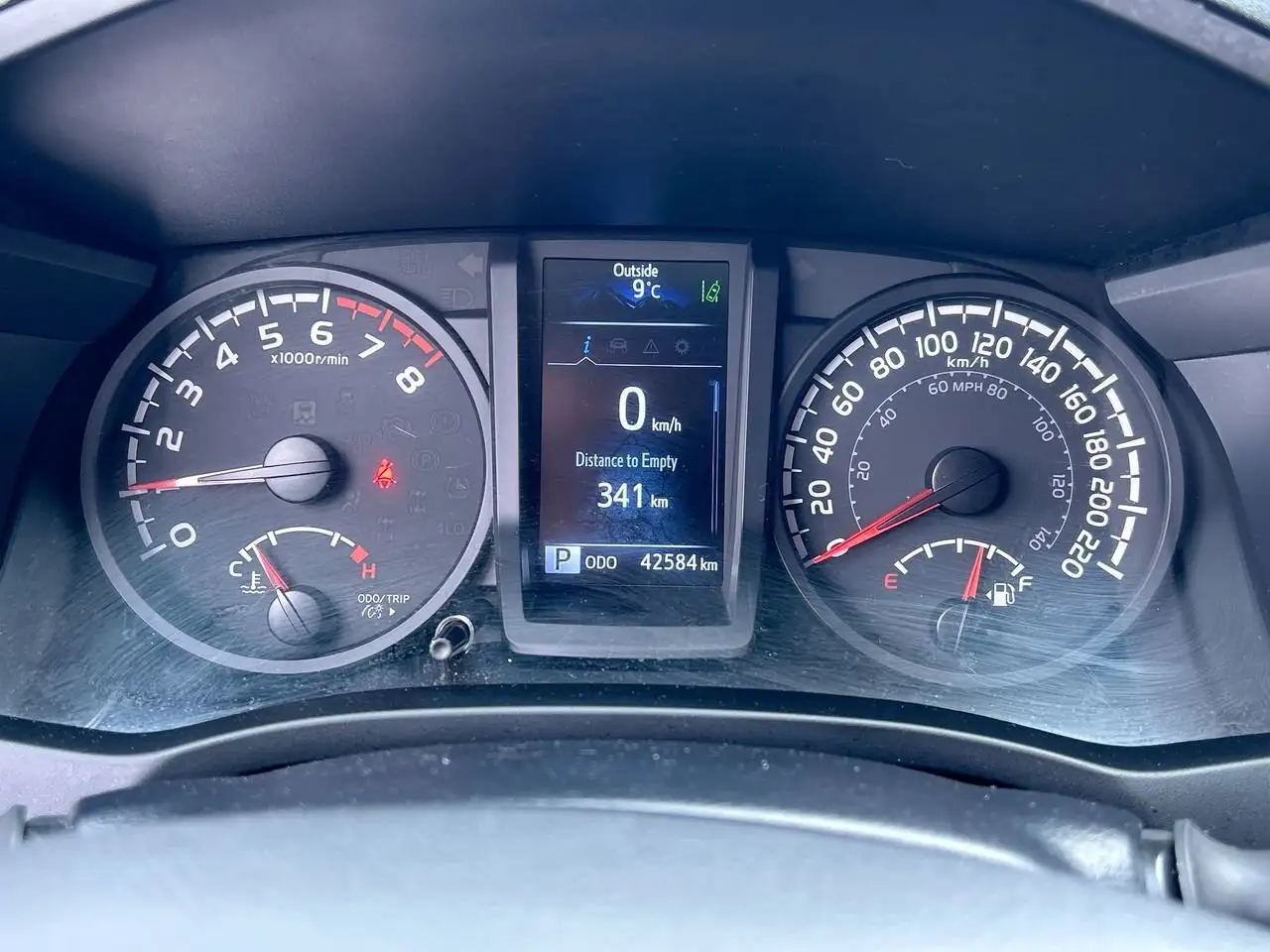 Toyota Tacoma снимка Toyota Tacoma