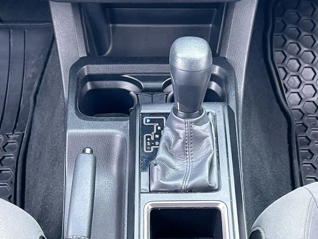 Toyota Tacoma снимка Toyota Tacoma