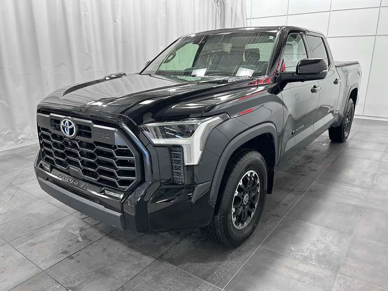 Toyota Tundra снимка Toyota Tundra