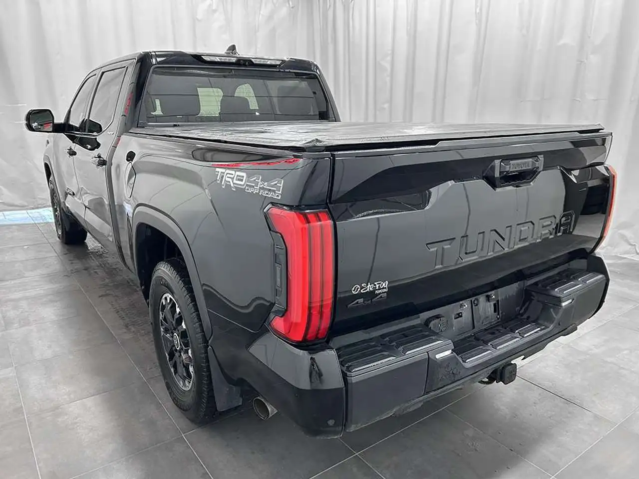 Toyota Tundra снимка Toyota Tundra