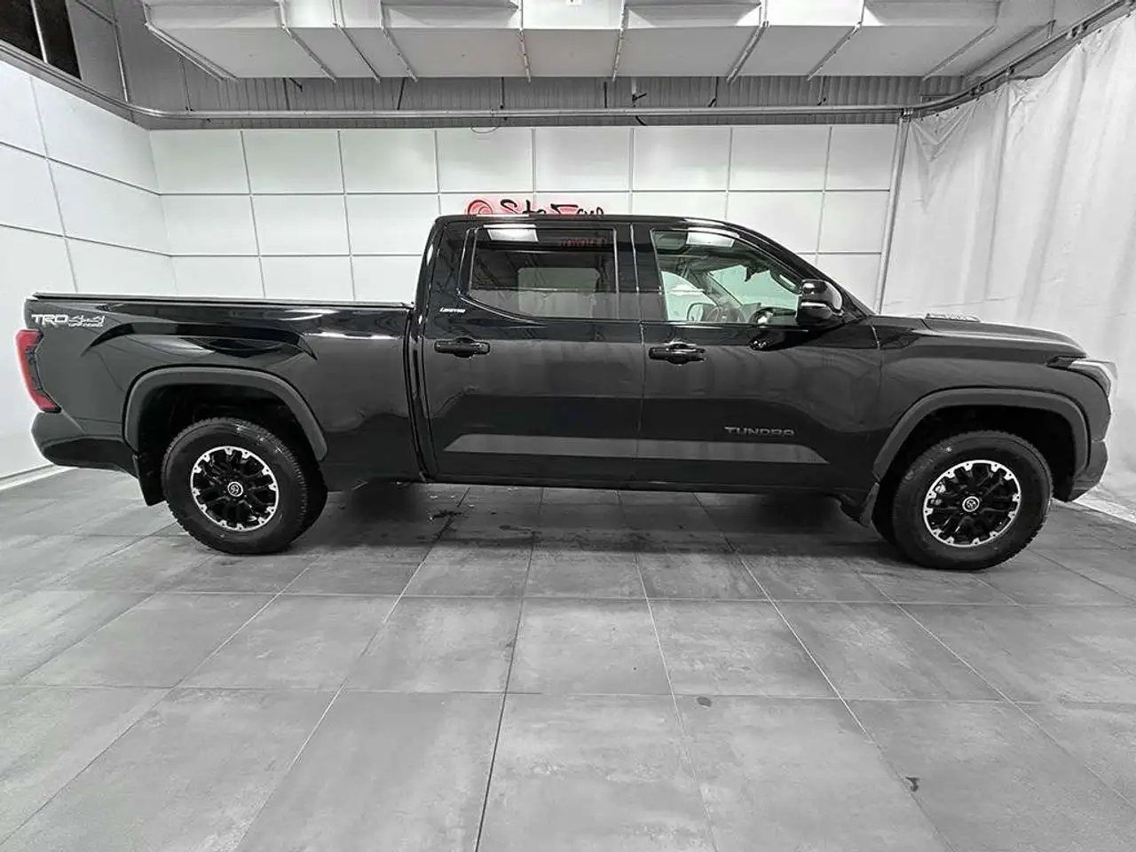 Toyota Tundra снимка Toyota Tundra