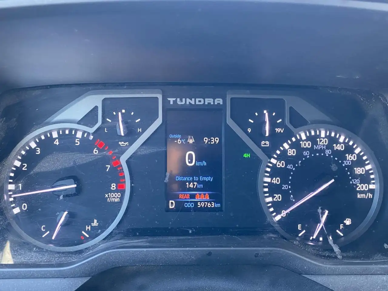 Toyota Tundra снимка Toyota Tundra