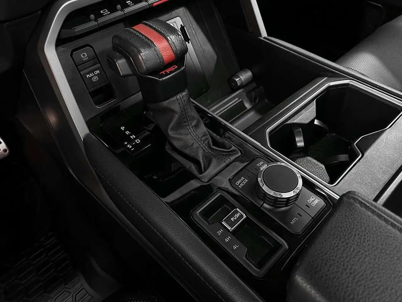 Toyota Tundra снимка Toyota Tundra
