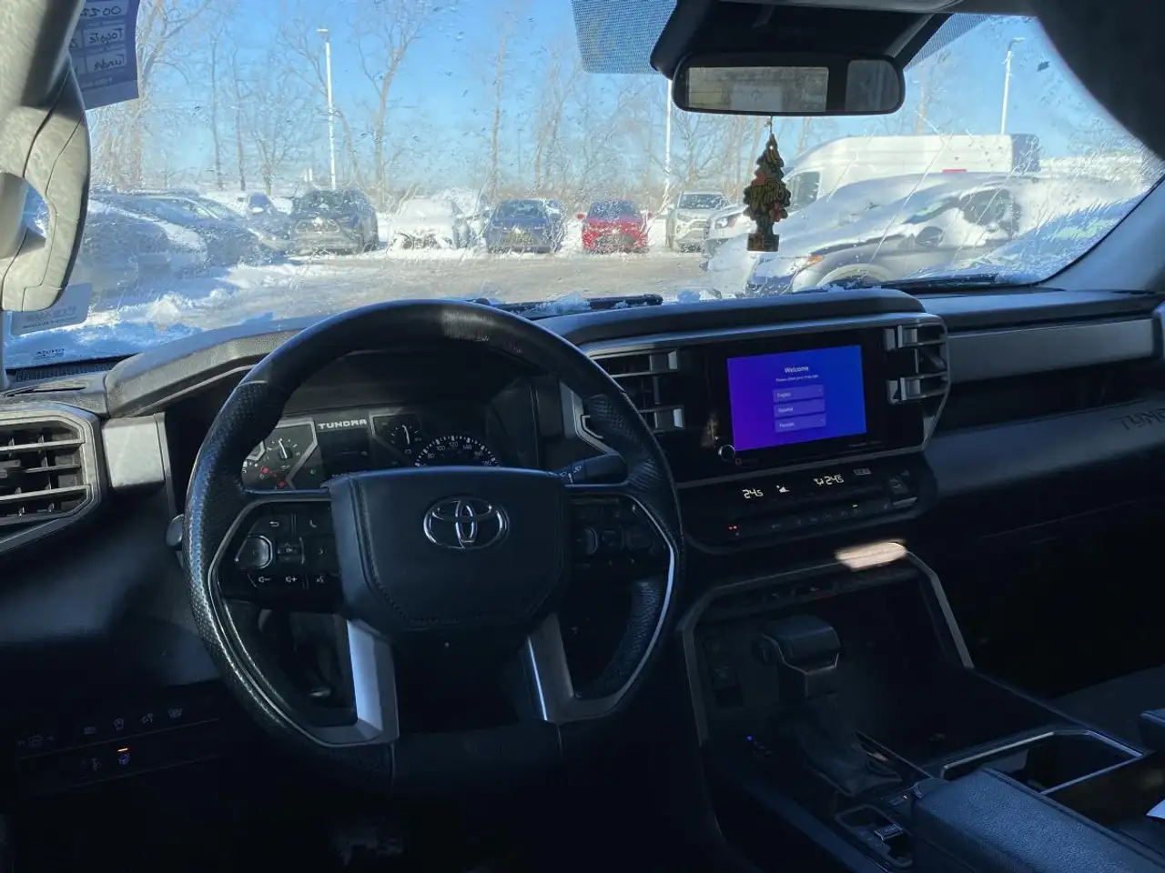 Toyota Tundra снимка Toyota Tundra