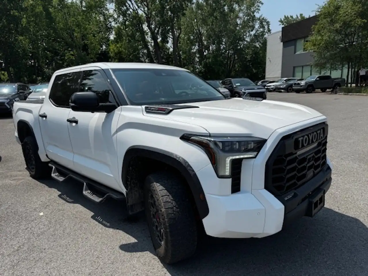 Toyota Tundra снимка Toyota Tundra